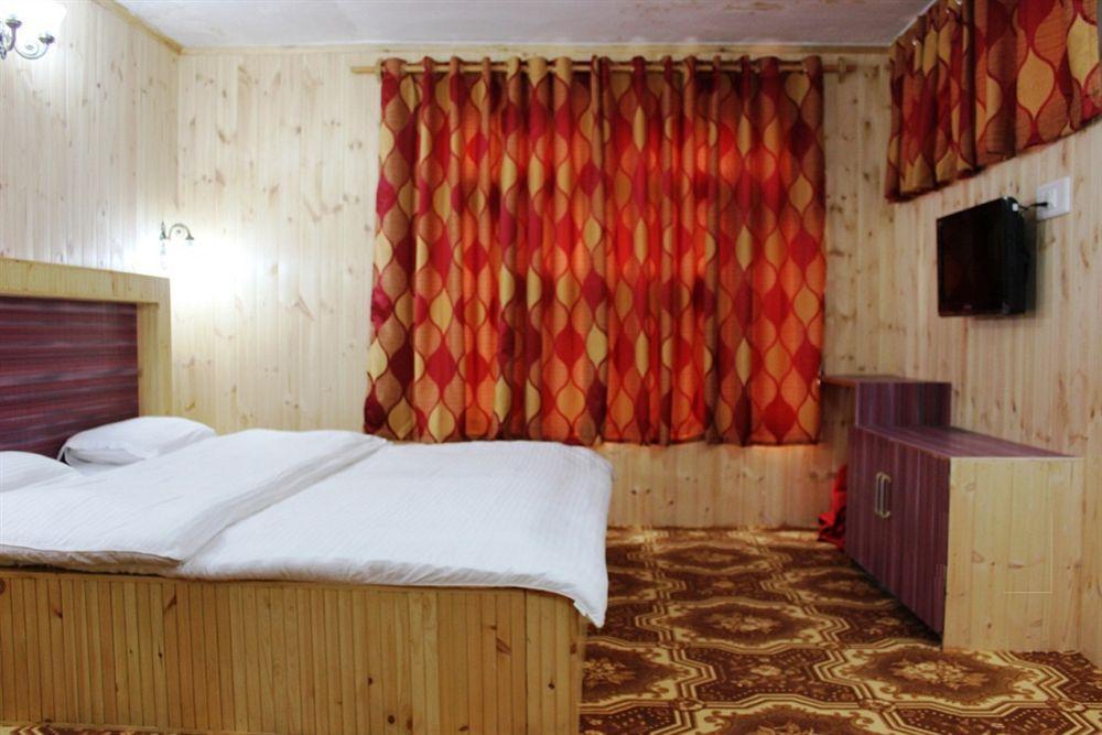 Walisons Hotel Srīnagar Kültér fotó